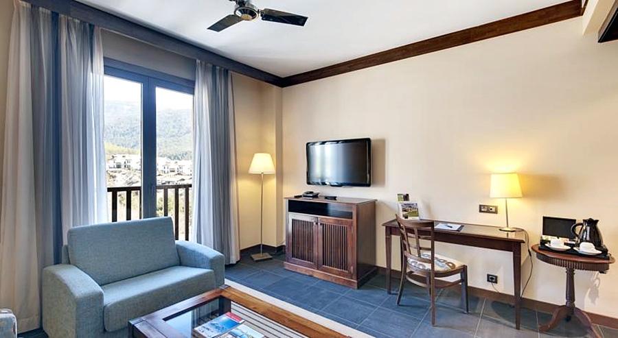Hotel & Spa Real Badaguas Jaca Buitenkant foto